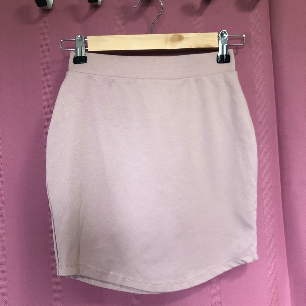 Fitted mini skirt